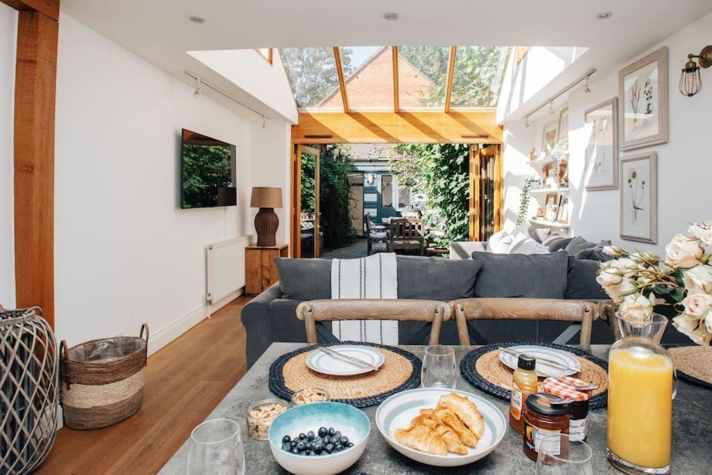 Dolls House - Luxury Townhouse *Sleeps 10* Villa Henley-on-Thames Exterior photo