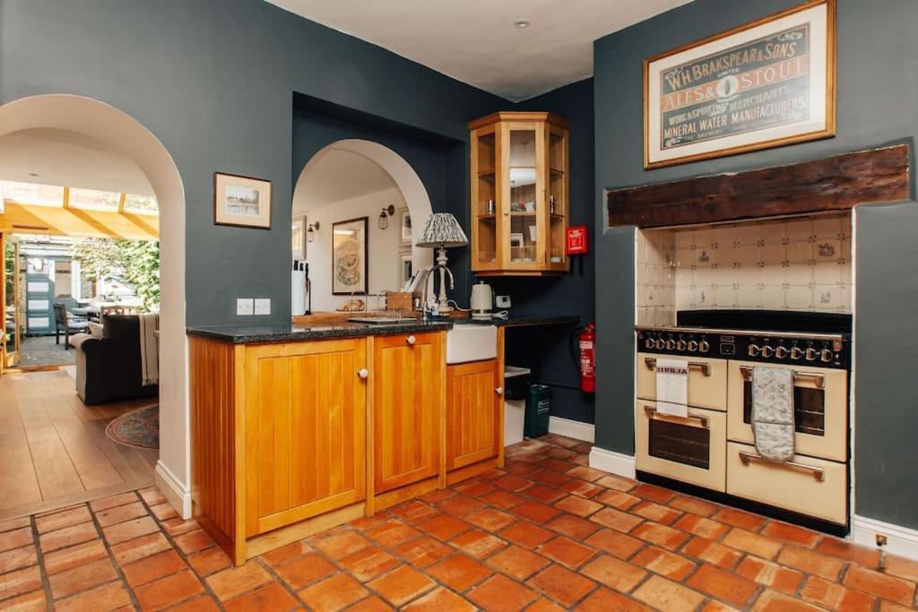 Dolls House - Luxury Townhouse *Sleeps 10* Villa Henley-on-Thames Exterior photo